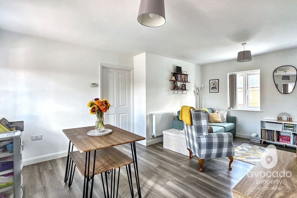 Property photo 2 of 14 4497211