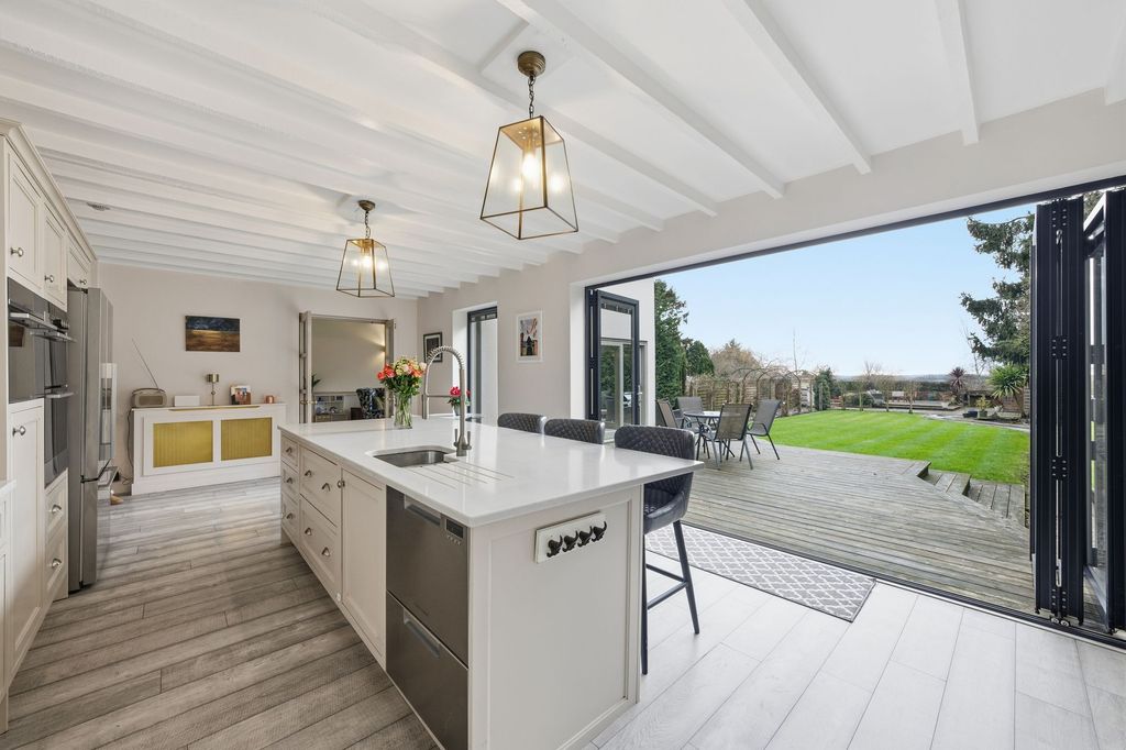 Property photo 2 of 41