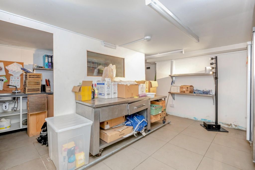 Property photo 3 of 4 Upper  Tulse Hill 21 Ph3.Jpg