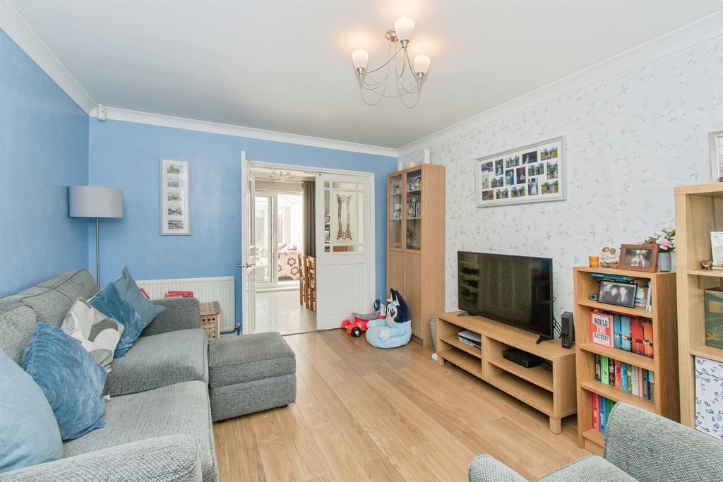 Property photo 3 of 19