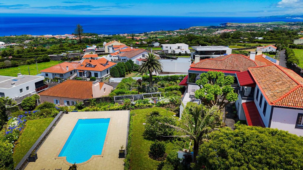 Property photo 3 of 152