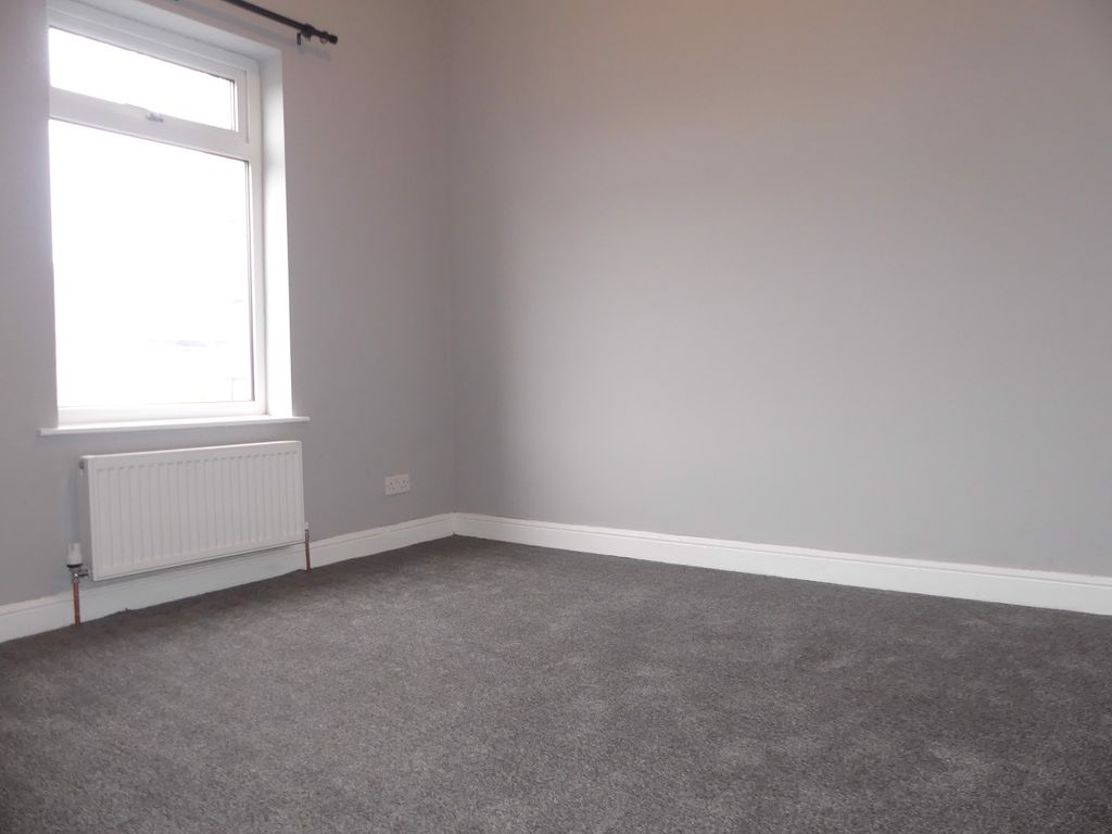 Property photo 3 of 12 Photo 6