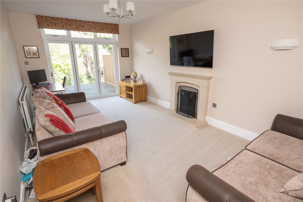 Property photo 2 of 25 Picture No. 16