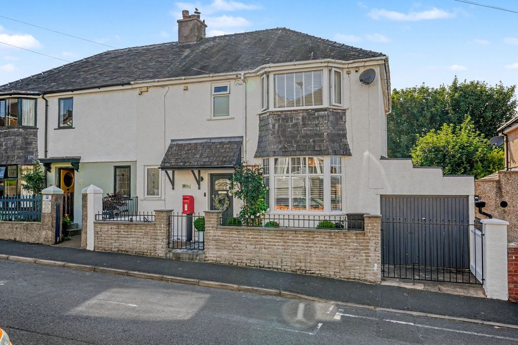 Property photo 1 of 37