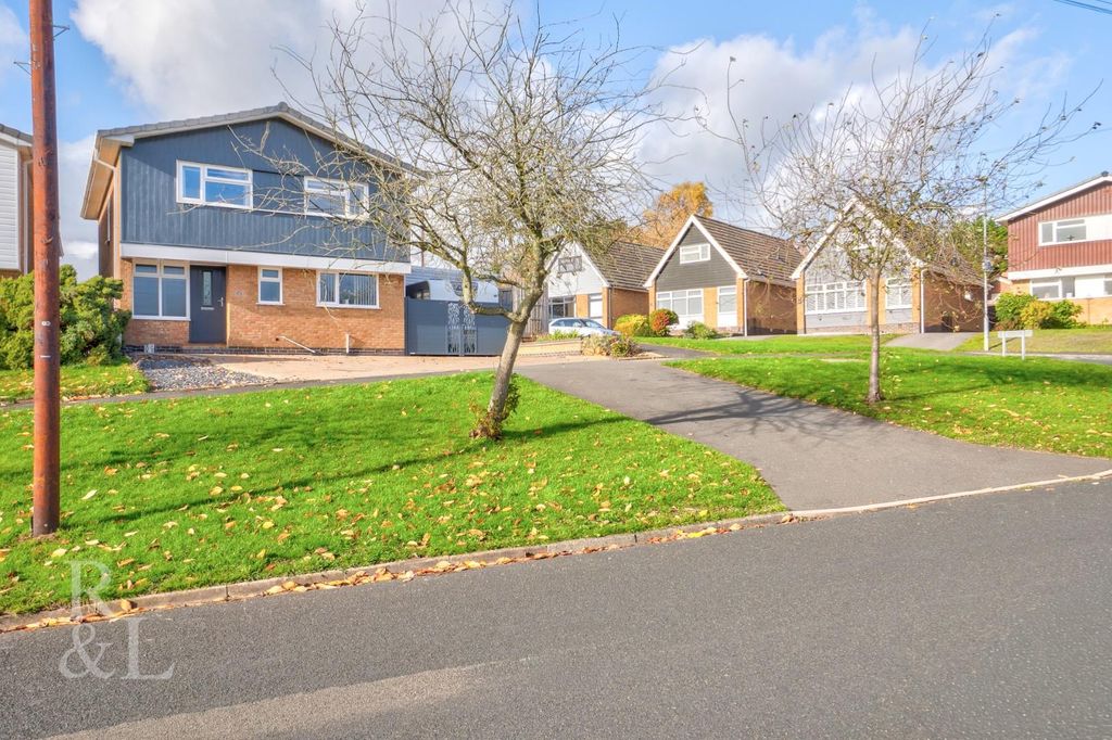 Property photo 1 of 31 20 Pennine Way (1).Jpg