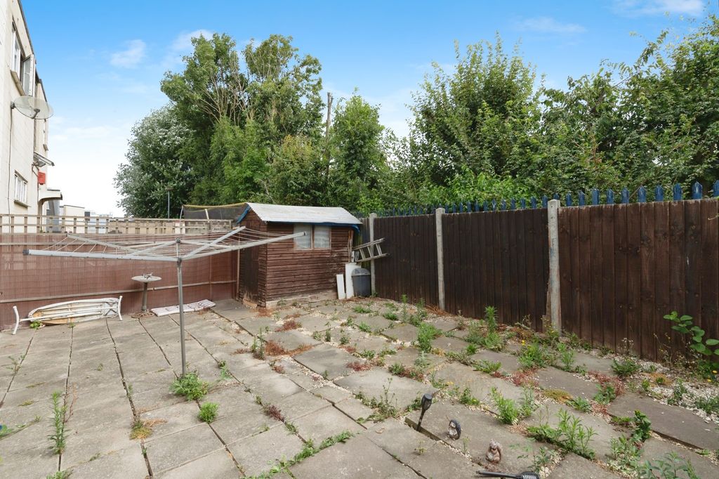 Property photo 2 of 17 Photo