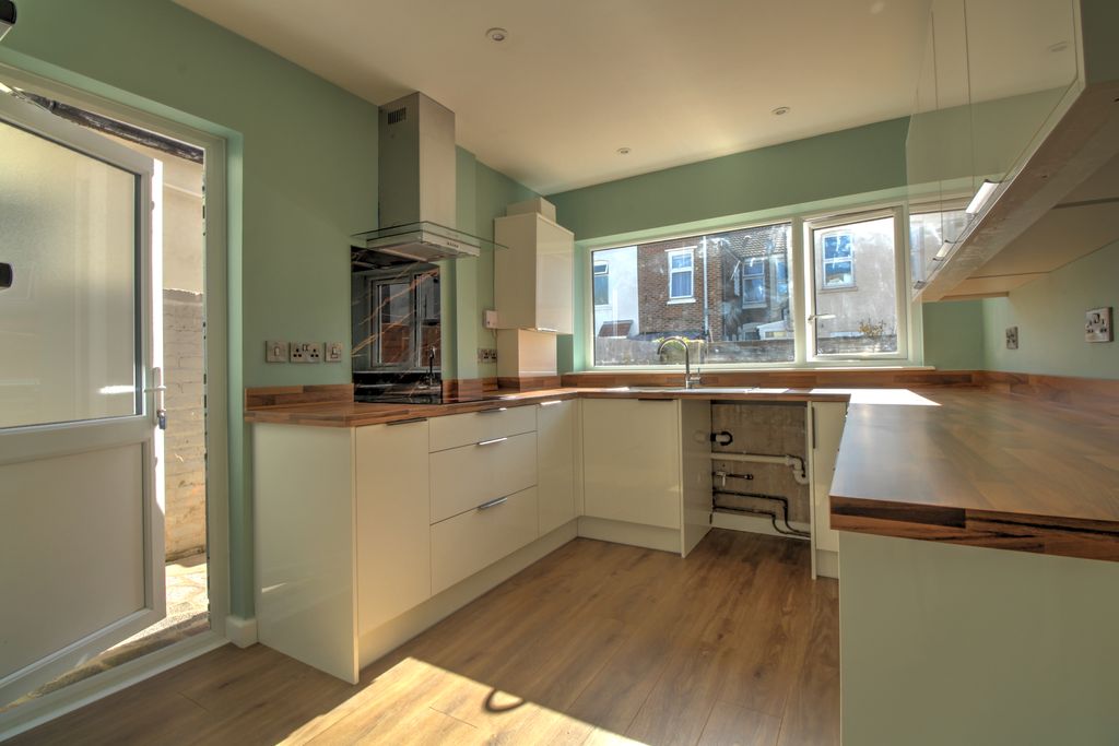 Property photo 1 of 20 Photo #1