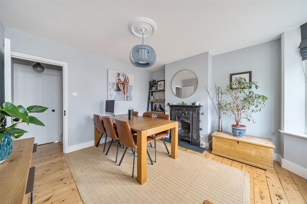 Property photo 3 of 11 Yorke Road - Dining Room 2.Jpg