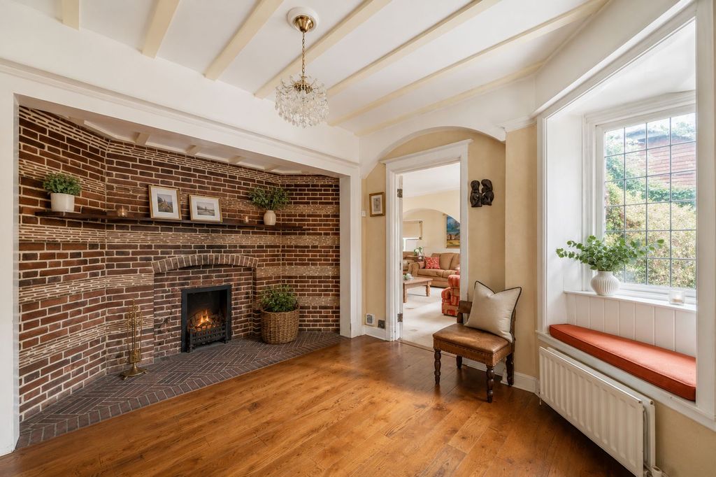 Property photo 2 of 18