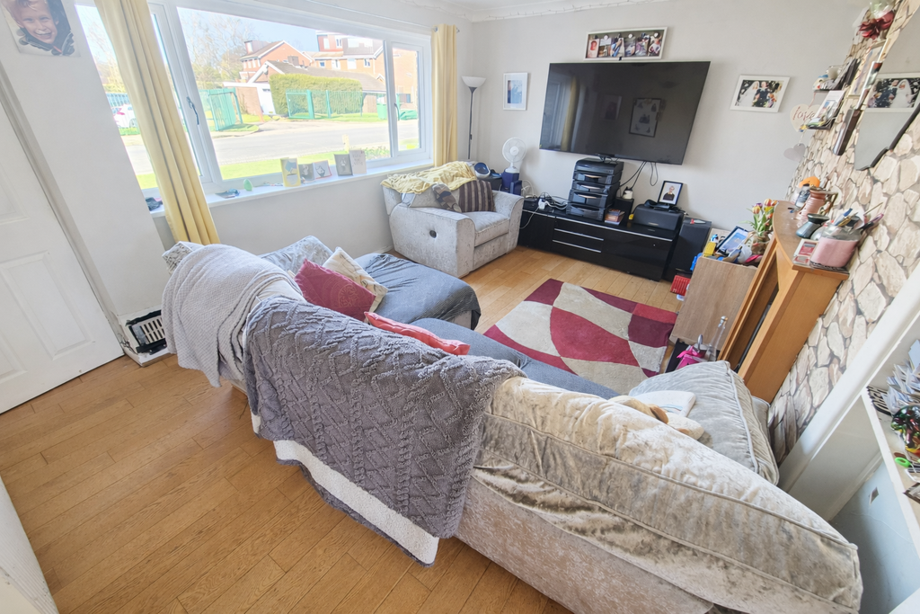 Property photo 2 of 14 Lounge