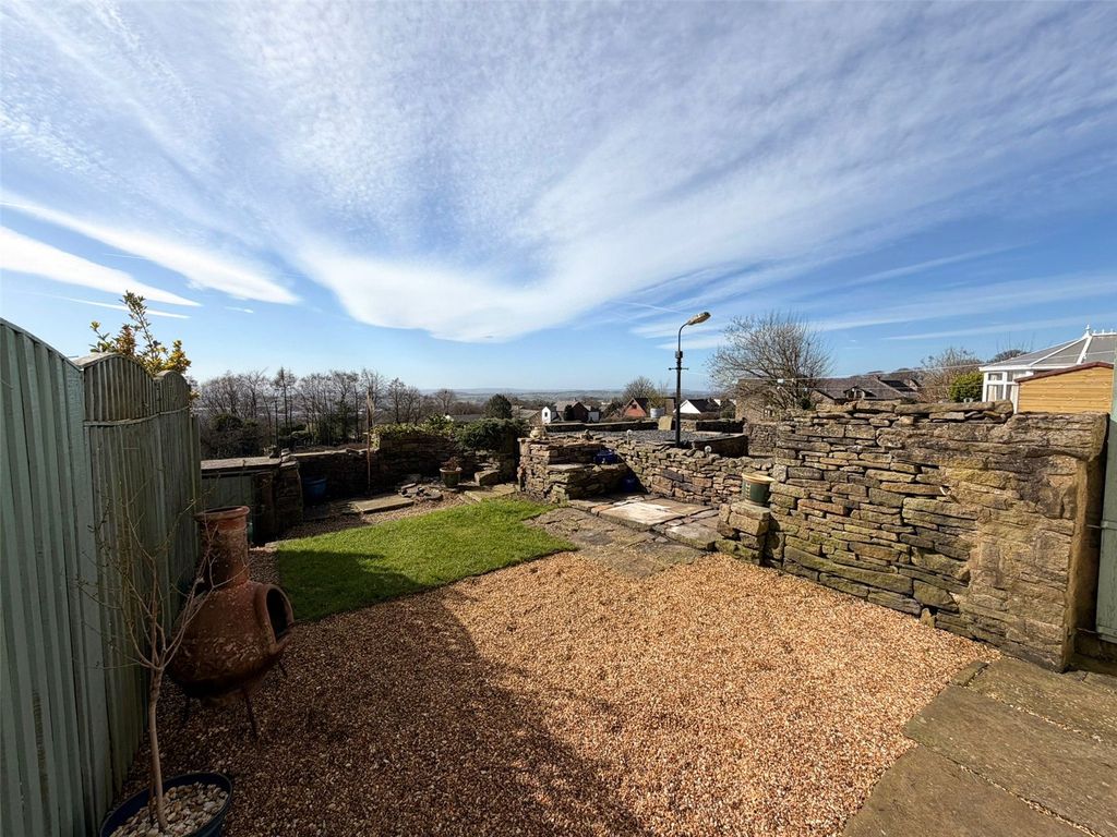 Property photo 2 of 16 Picture No. 11
