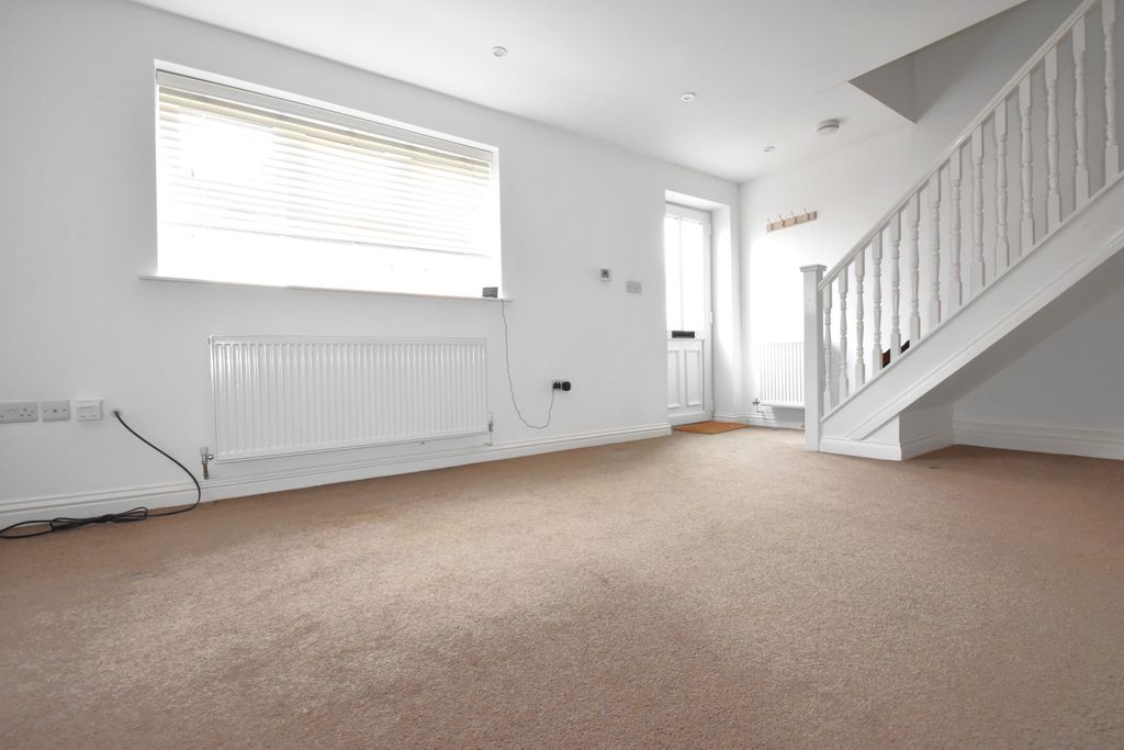 Property photo 3 of 9 Photo 03
