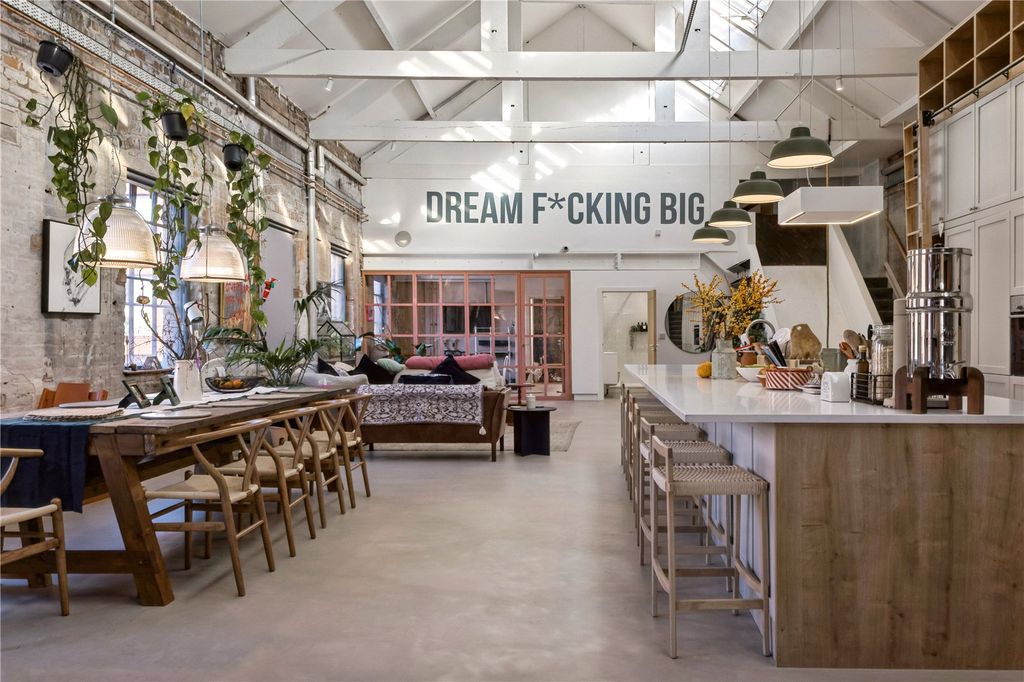 Property photo 2 of 20 Dining Area