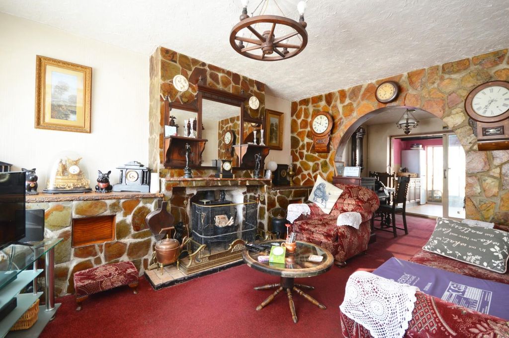 Property photo 3 of 16
