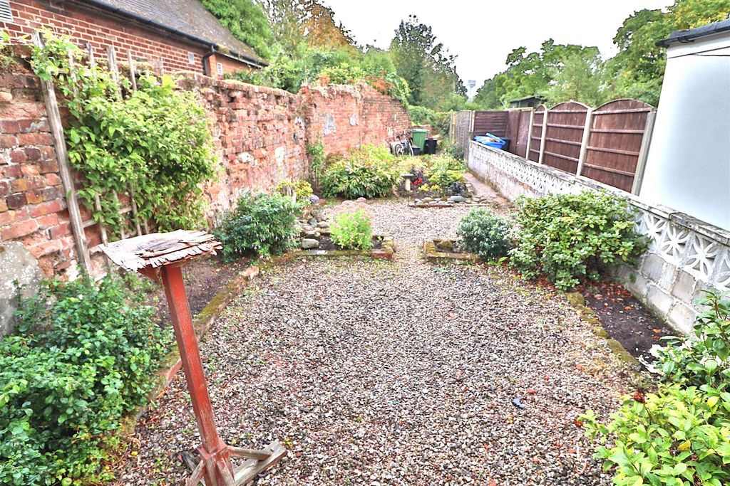 Property photo 2 of 14 Outside