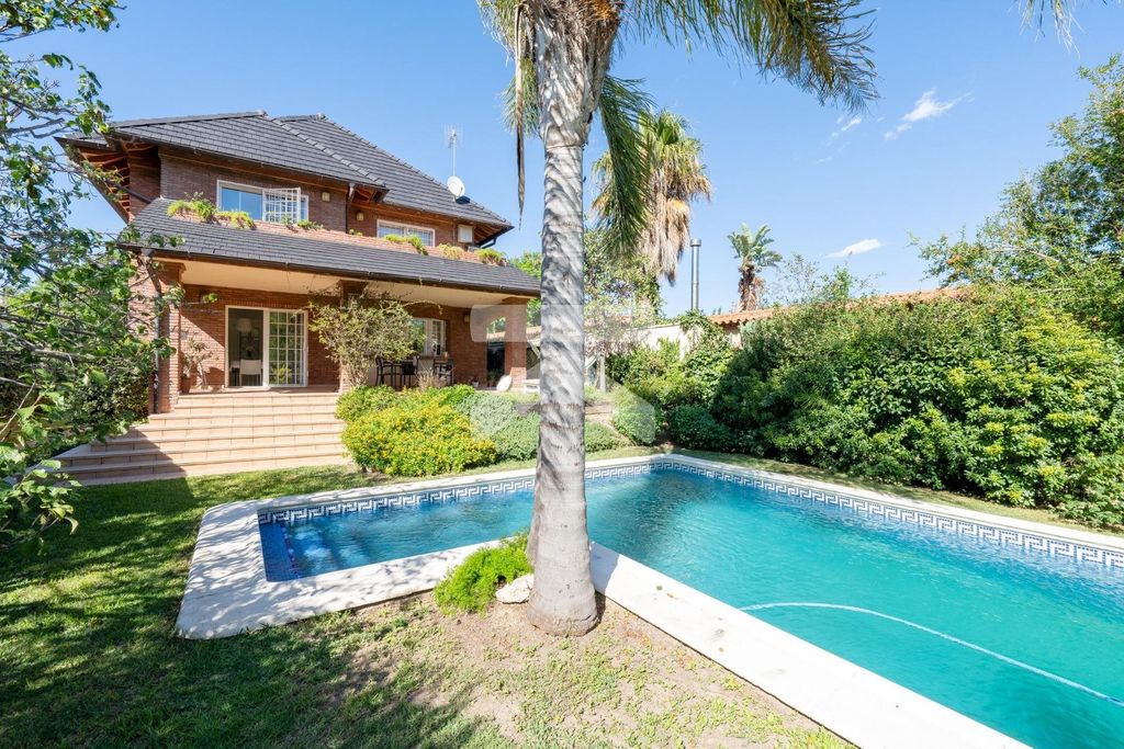 Property photo 1 of 50