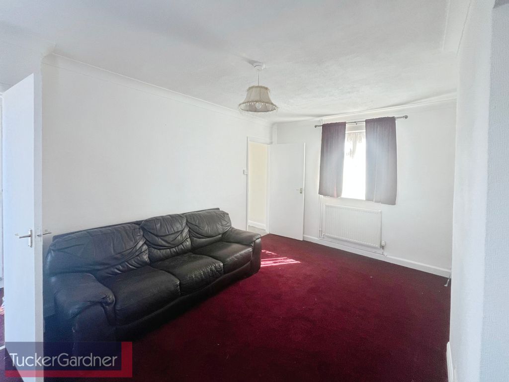 Property photo 3 of 6