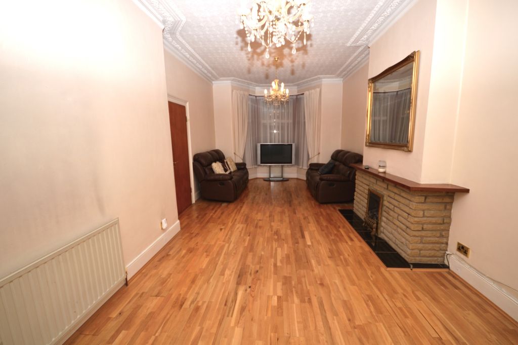 Property photo 2 of 17 3