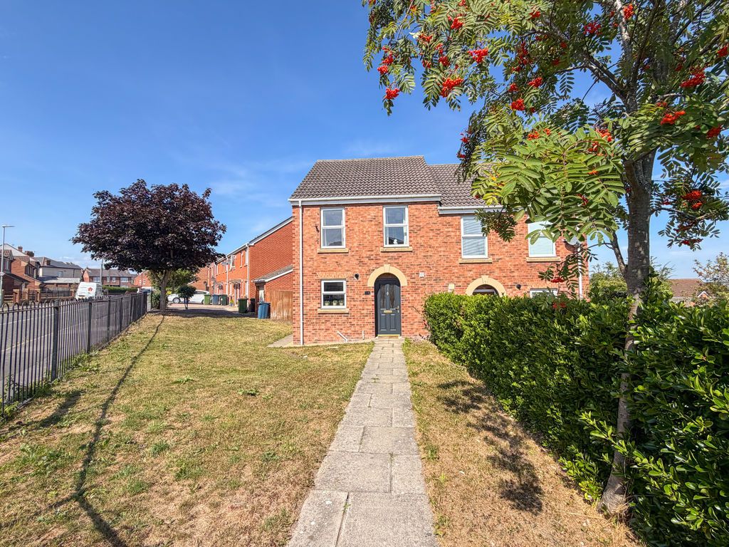 Property photo 1 of 15 External