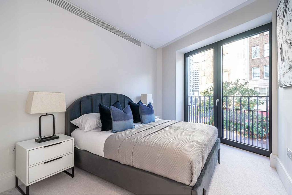 Property photo 3 of 8