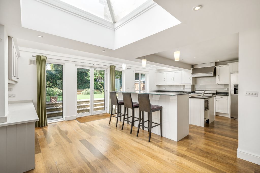 Property photo 1 of 21