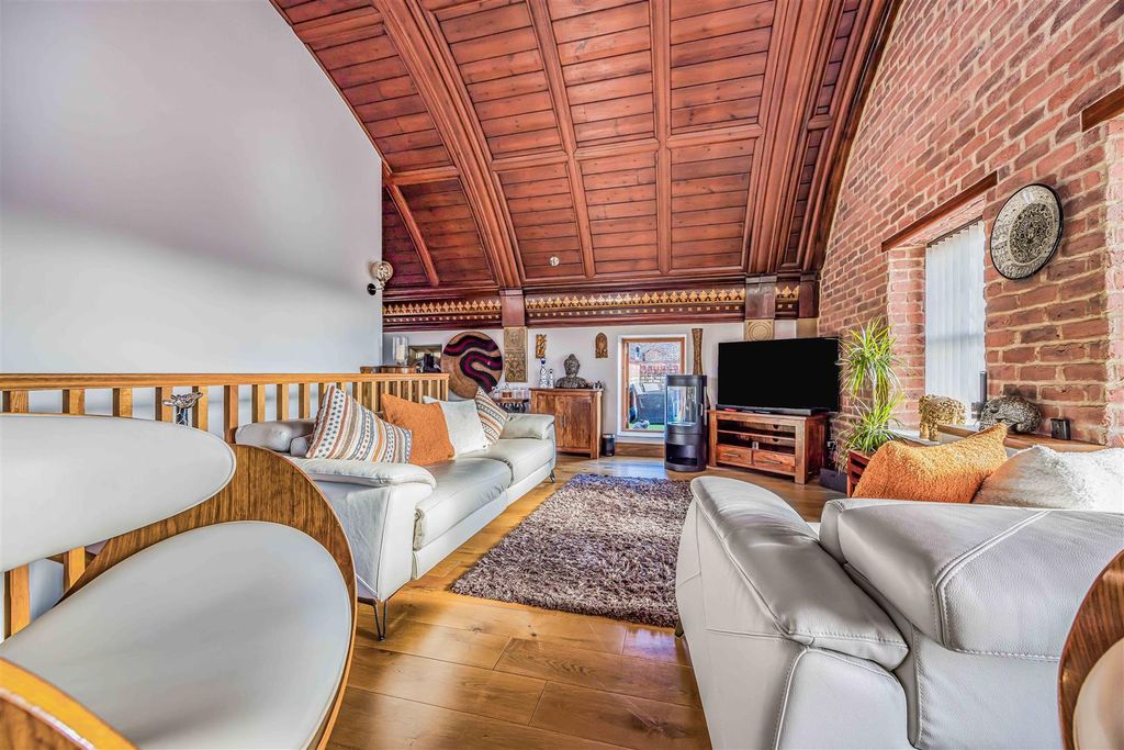 Property photo 3 of 16 45 Brandon Court, Lawrence Road, Southsea-Small-Po