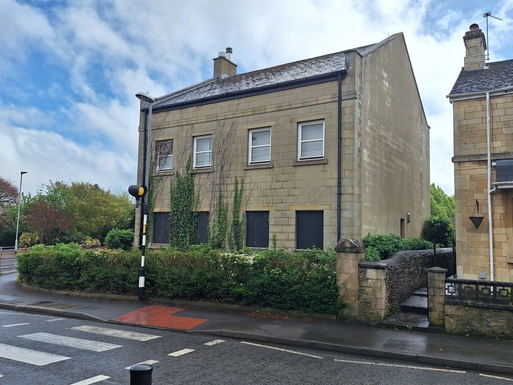 Property photo 1 of 4