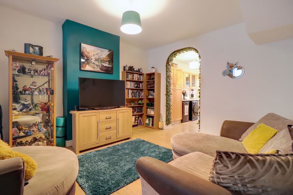 Property photo 3 of 12 Sitting Room