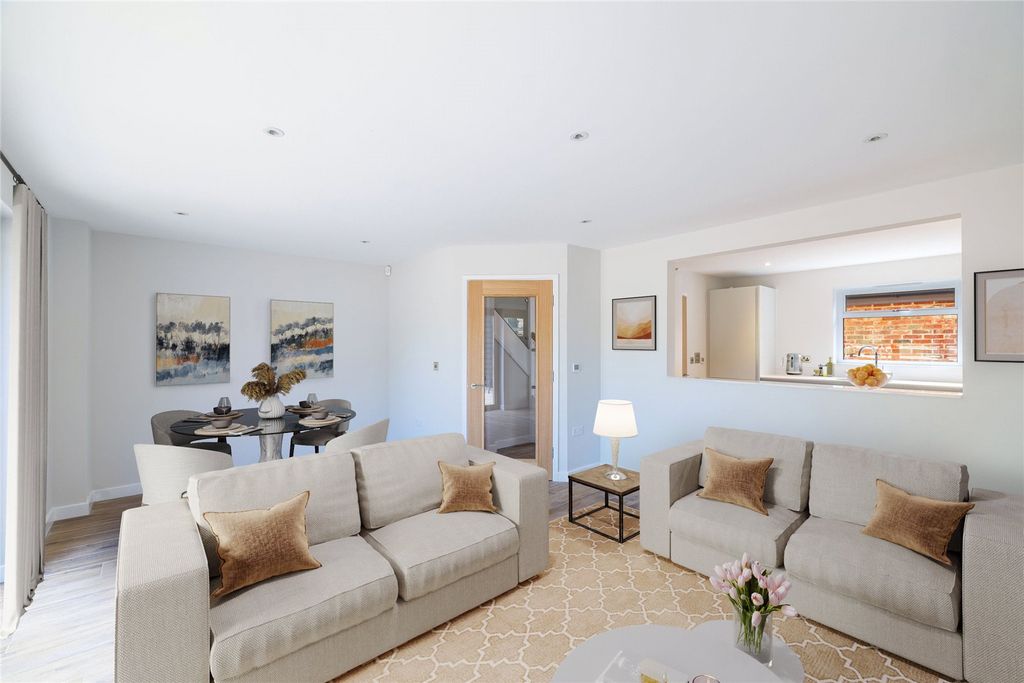 Property photo 2 of 17 Living / Dining