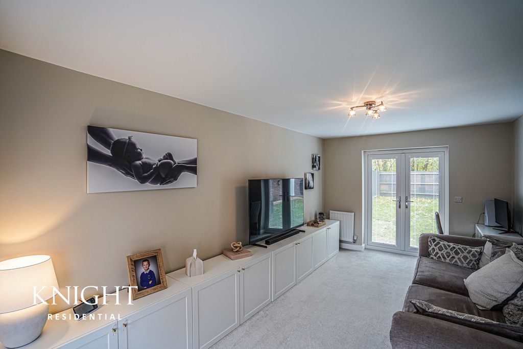 Property photo 2 of 21