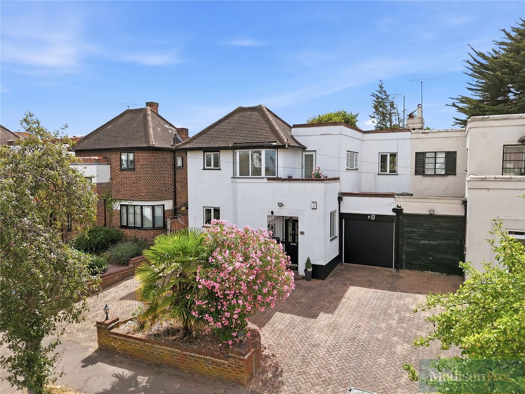 Property photo 1 of 51 Picture No. 04