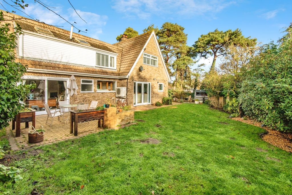 Property photo 3 of 17 Garden