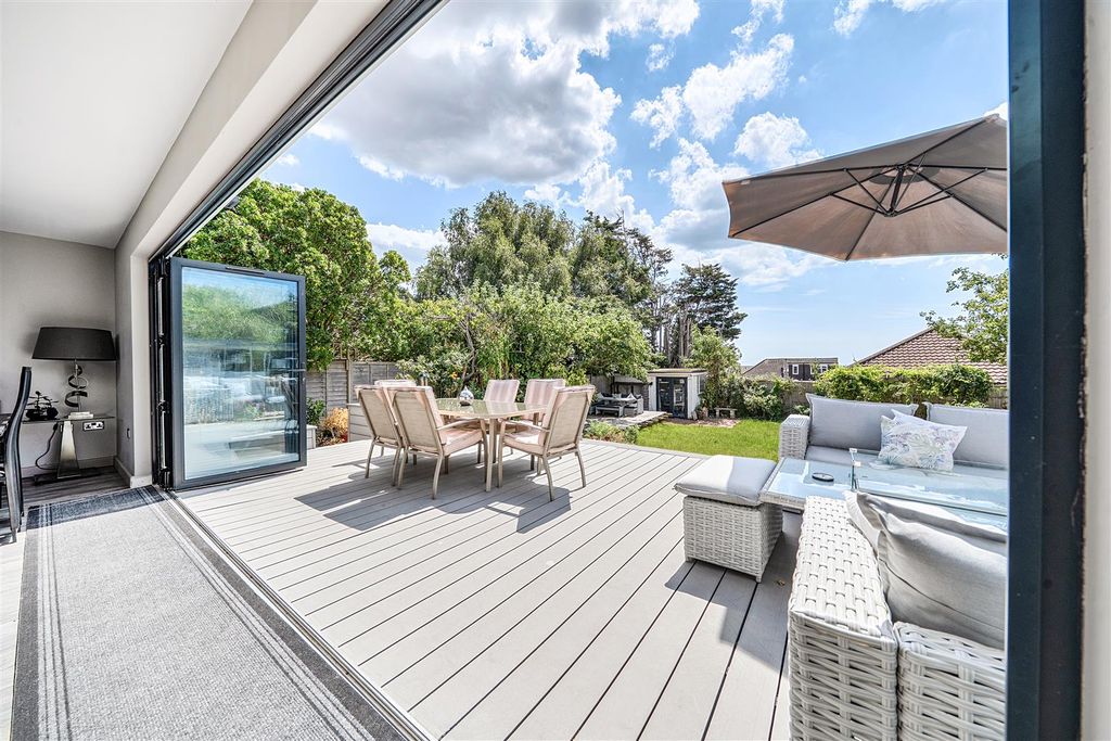 Property photo 3 of 25 For Sale By Aspire Residential | Arundel Road
