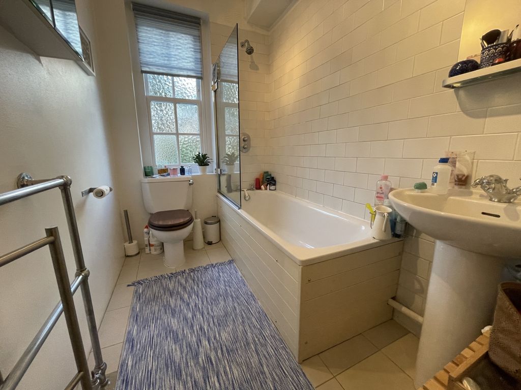 Property photo 3 of 6 Photo 4