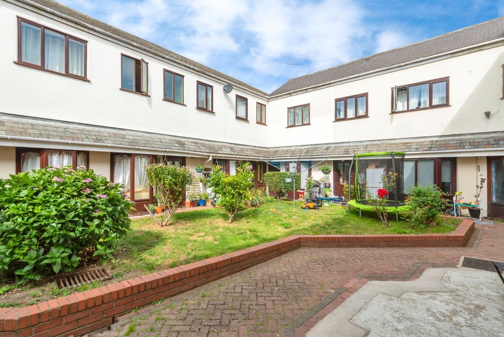 Property photo 1 of 9 3_Handley_Court-21