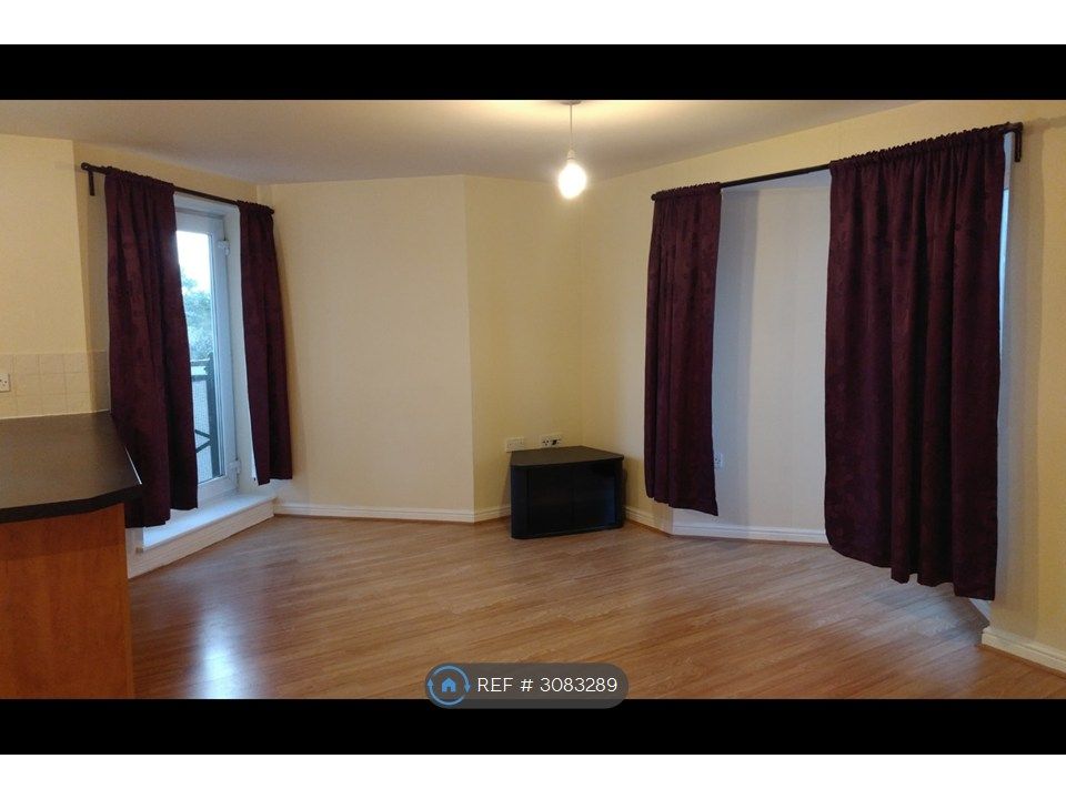 Property photo 3 of 14 Living Room