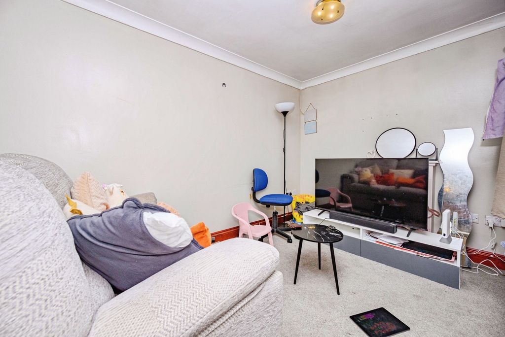 Property photo 2 of 7 Pbox-Img.Jpg