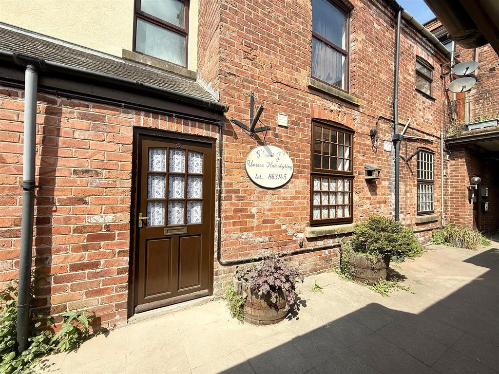 Property photo 1 of 7 Shop Frontage (13).Jpg