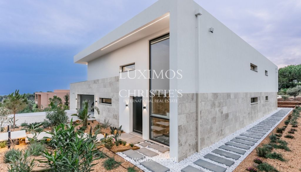 Property photo 3 of 34