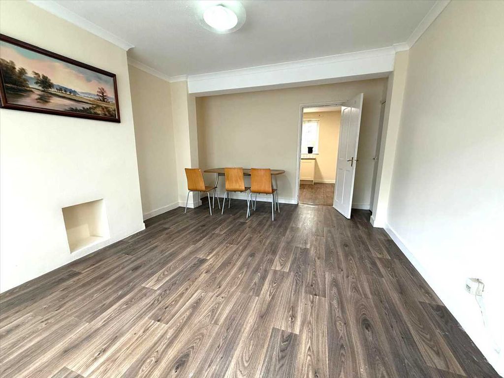 Property photo 2 of 10 Lounge
