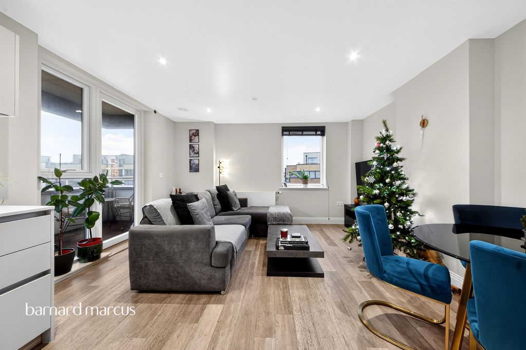 Property photo 2 of 14