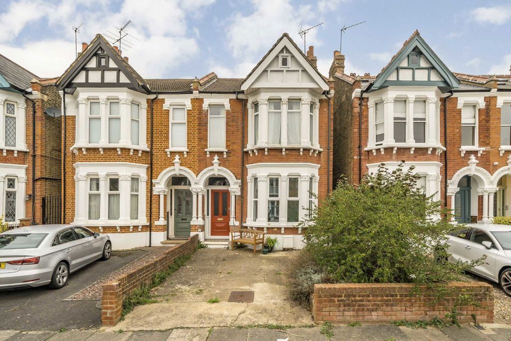 Property photo 1 of 11