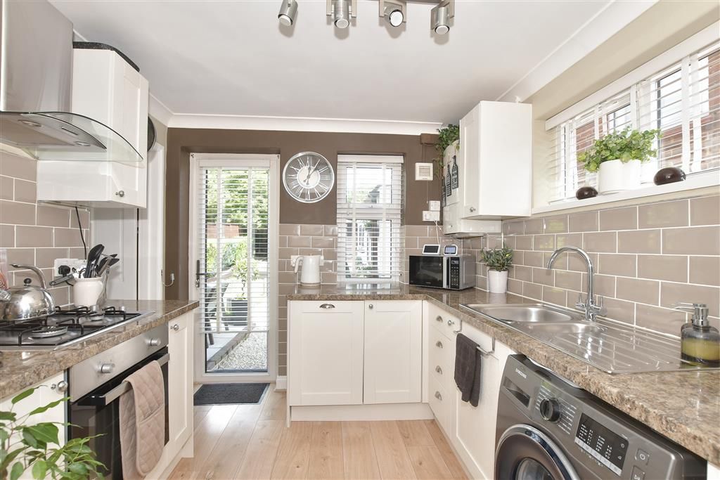 Property photo 1 of 8 Kitchen
