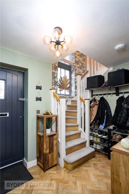 Property photo 3 of 27 Entrance Hall