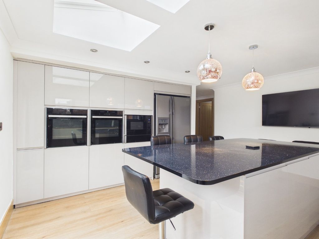 Property photo 2 of 34 4841354