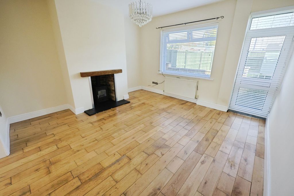 Property photo 3 of 16 Pbox-Img.Jpg