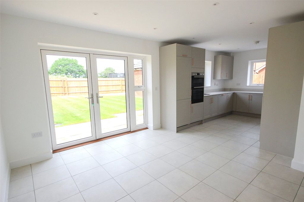 Property photo 3 of 27 Picture No. 60