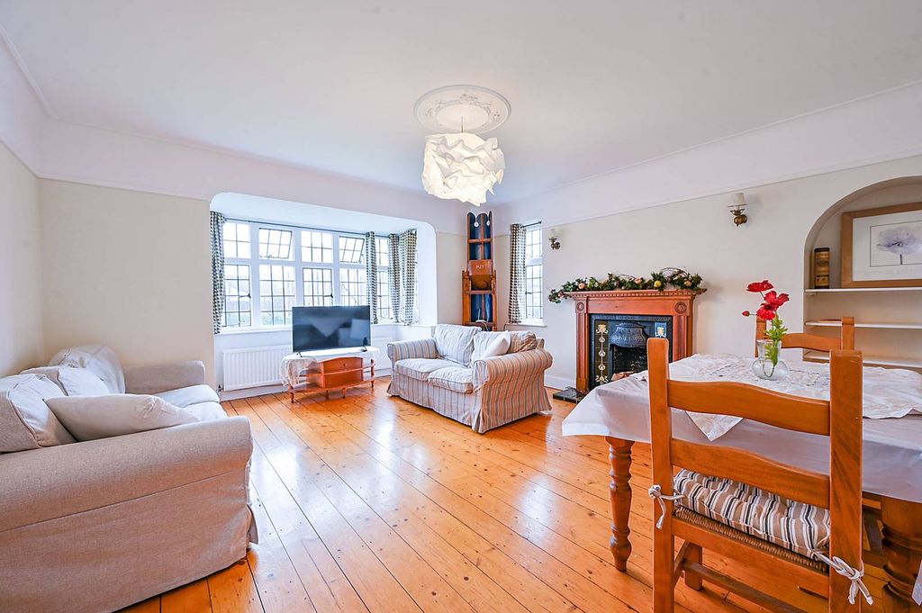 Property photo 2 of 14