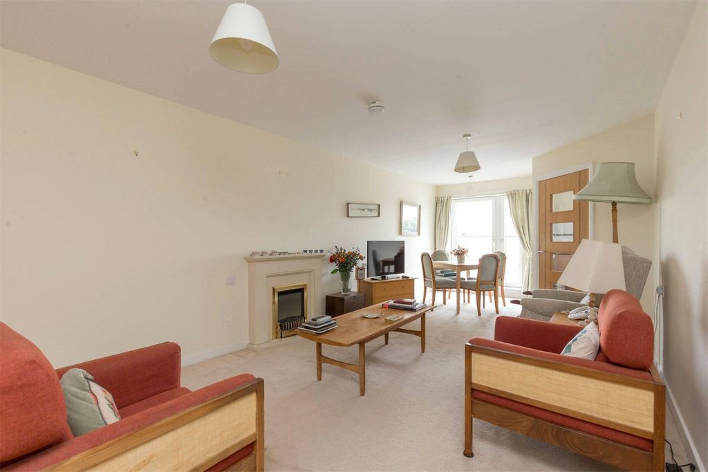 Property photo 2 of 20 Picture No. 15