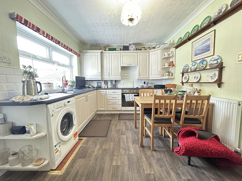 Property photo 3 of 12 Img_9737